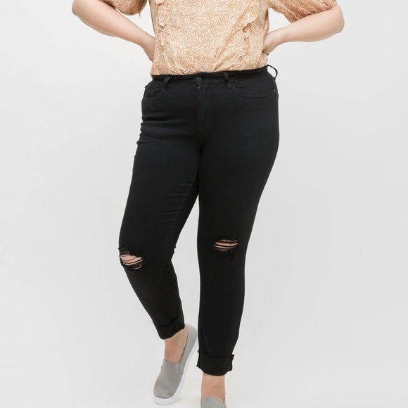 Judy Blue Black Mid-Rise Destroyed Slim FIT Jeans 
size 18W NWT - Picture 1 of 12